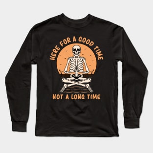 Skull meditation on the beach Long Sleeve T-Shirt